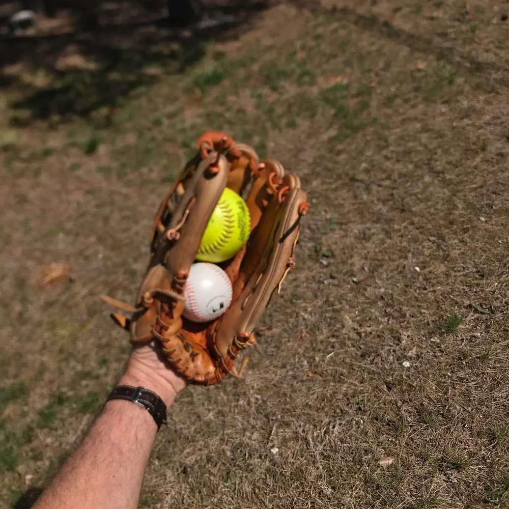 CLASSIC SSK, SOFTBALL GLOVE. CATCHING MACHINE R-throw. - Picture 13 of 16